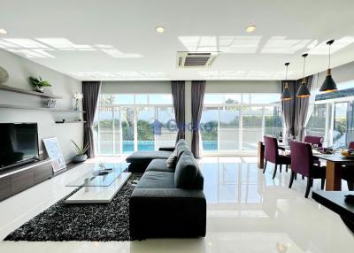 3 Bedrooms House in Panalee Banna Huay Yai H011324