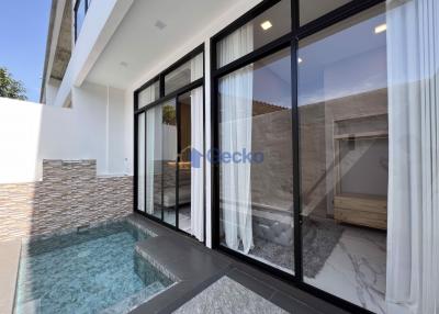 4 Bedrooms House in Villa La Richie North Pattaya H011326
