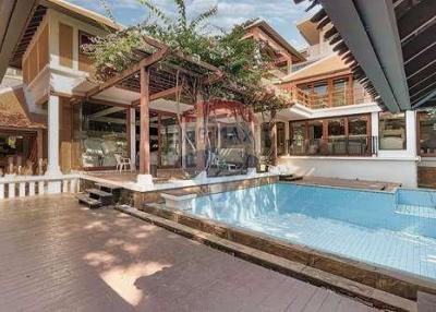 Exceptional 6-Bedroom Thai House with Private Pool in Sukhumvit 26 - For Rent - 920071001-12502