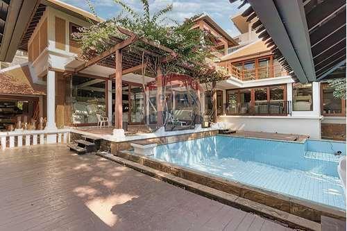 Exceptional 6-Bedroom Thai House with Private Pool in Sukhumvit 26 - For Rent - 920071001-12502