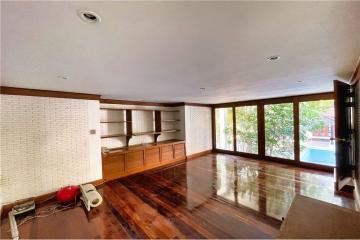 Exceptional 6-Bedroom Thai House with Private Pool in Sukhumvit 26 - For Rent - 920071001-12502