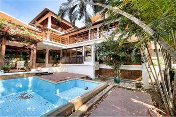 Exceptional 6-Bedroom Thai House with Private Pool in Sukhumvit 26 - For Rent - 920071001-12502