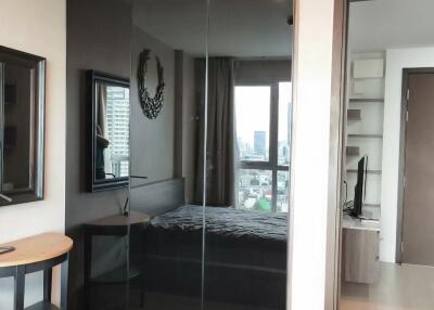 Condo for Rent at Rhythm Sathon-Naradhiwas