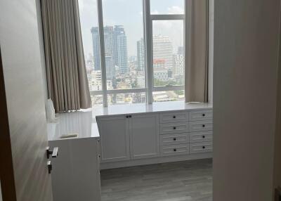 Condo for Rent at The Room Sathorn - TanonPun