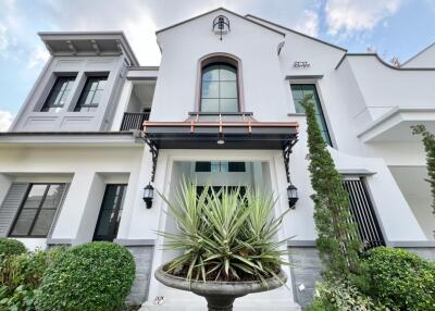 House for Sale at Nantawan Rama 9 - Krungthepkreetha