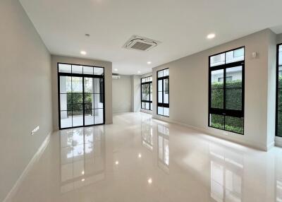 House for Sale at Nantawan Rama 9 - Krungthepkreetha