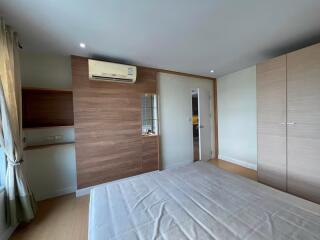 Condo for Rent at Plus 67