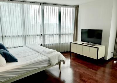 Condo for Rent at President Place