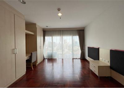 Condo 3 bed for rent at BTS Prompong - 920071001-11813
