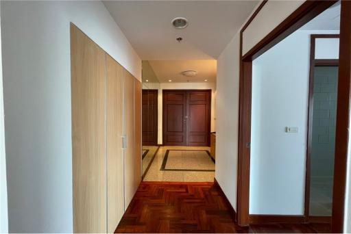 Apartment 3 beds for rent at BTS Prompong