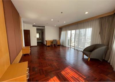 Apartment 3 beds for rent at BTS Prompong