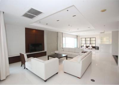 Duplex Room For Rent (BTS Ploenchit)