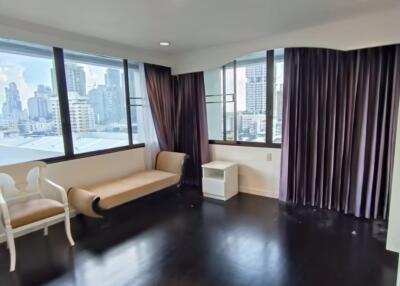 Condo for Rent at Acadamia Grand Tower