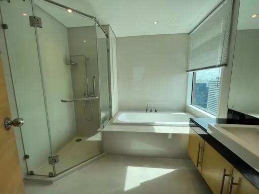 Condo for Rent at Fullerton Sukhumvit