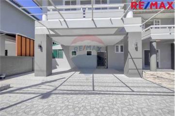 240 Sqm., 3 Beds Townhouse listed for ฿ 5,990,000.