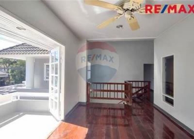 240 Sqm., 3 Beds House listed for ฿ 6,500,000.