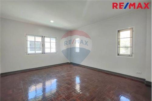 240 Sqm., 3 Beds Townhouse listed for ฿ 5,990,000.