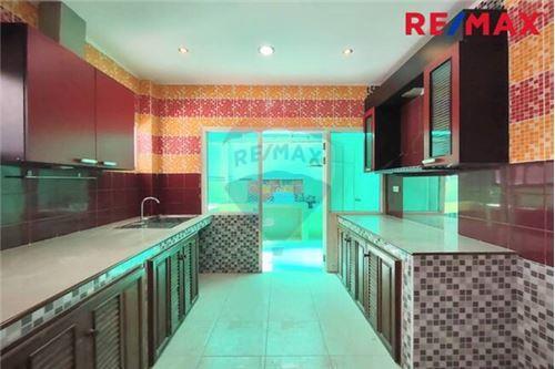 240 Sqm., 3 Beds Townhouse listed for ฿ 5,990,000.