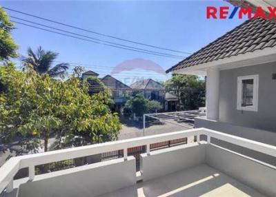 240 Sqm., 3 Beds House listed for ฿ 6,500,000.