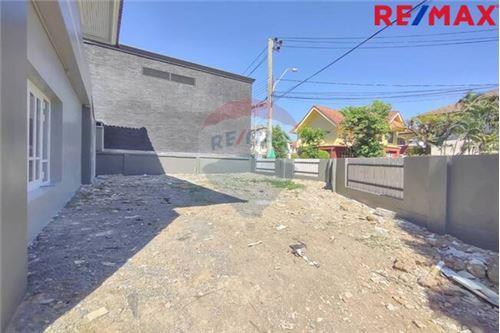 240 Sqm., 3 Beds Townhouse listed for ฿ 5,990,000.