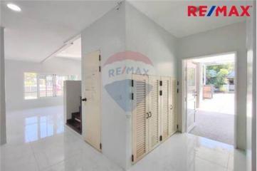 240 Sqm., 3 Beds Townhouse listed for ฿ 5,990,000.