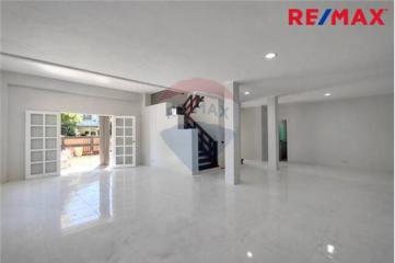 240 Sqm., 3 Beds Townhouse listed for ฿ 5,990,000.