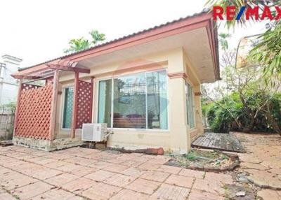 320 Sqm., 4 Beds Townhouse listed for ฿ 11,900,000.