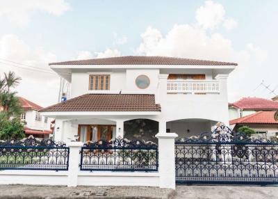 Family Home at Lanna Thani Near Unity Concord, and ABS Schools