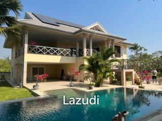 2 STOREY VILLA NEAR BLACK MOUNTAIN : 3 bed on large plot