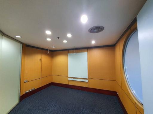 For Rent Bangkok Office Rachadapisek BTS Asok MRT Sukhumvit Khlong Toei