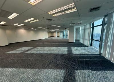 For Rent Bangkok Office Rachadapisek BTS Asok MRT Sukhumvit Khlong Toei