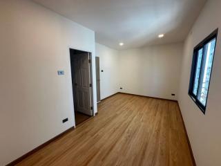 For Rent Bangkok Home Office Nak Niwat BTS Chok Chai 4 Lat Phrao