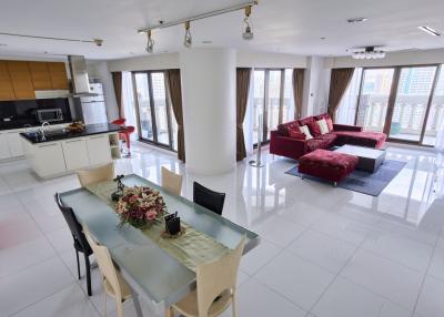 2 bed Condo in State Tower Silom Sub District C020730