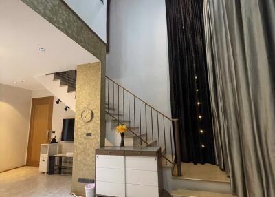 1 bed Duplex in The Emporio Place Khlongtan Sub District D020725