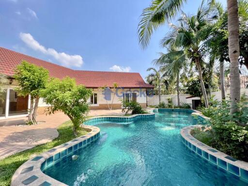 4 Bedrooms House in Nirvana Pool 1 East Pattaya H010288