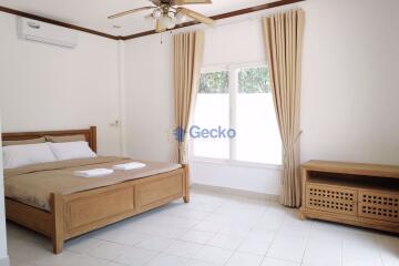 4 Bedrooms House in Nirvana Pool 1 East Pattaya H010288