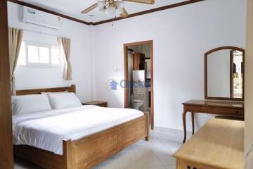 4 Bedrooms House in Nirvana Pool 1 East Pattaya H010288