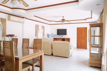 4 Bedrooms House in Nirvana Pool 1 East Pattaya H010288