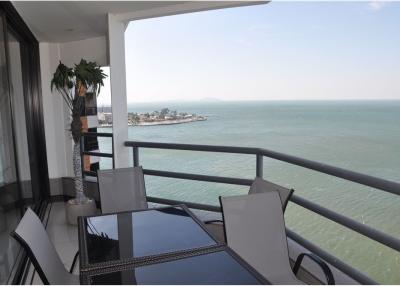 Luxury corner 3 BR condo in absolute seafront