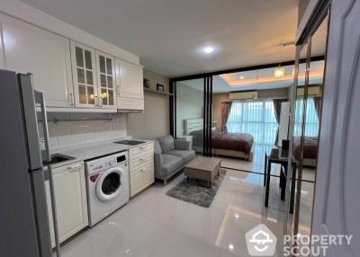 1-BR Condo at Sathorn Gardens near MRT Si Lom