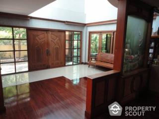 4-BR House near BTS Bang Chak