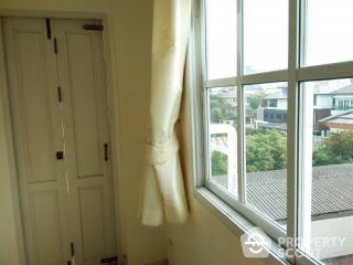 4-BR Townhouse in Chong Nonsi