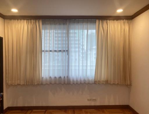 3 Bedroom Apartment in Asoke