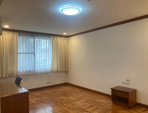 3 Bedroom Apartment in Asoke