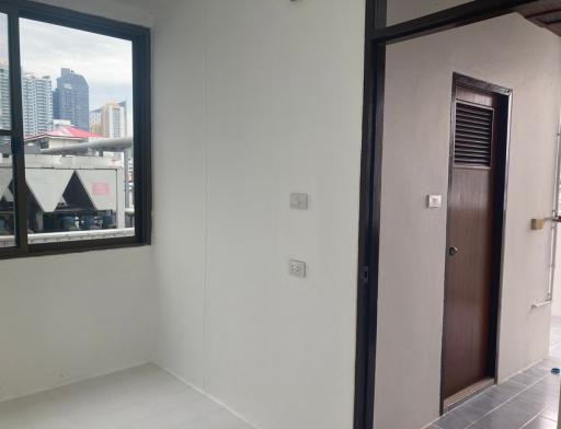 3 Bedroom Apartment in Asoke