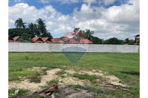 1,592 Sqm. Land listed for ฿ 29,000,000.
