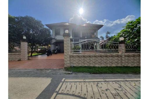 600 Sqm., 3 Beds, 3 Baths House listed for ฿ 12,000,000.