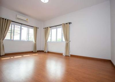 Spacious 4 BR, 4 BA Rental House in Sivalai Village 4, San Kamphaeng