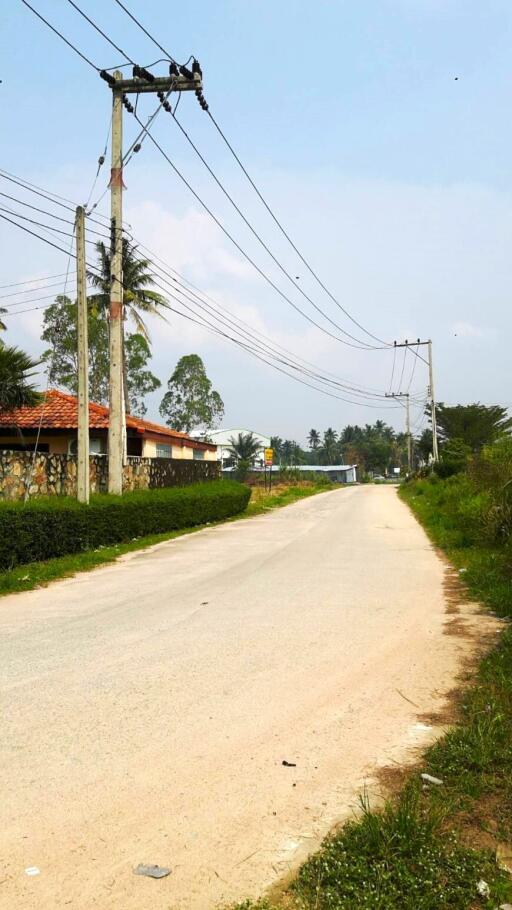 Land plot with pool villa in Banglamung