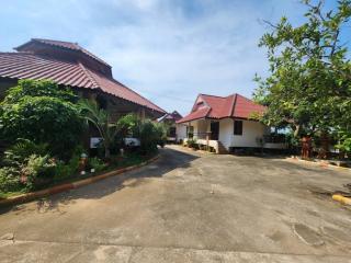 Resort in Bang Saray for sale